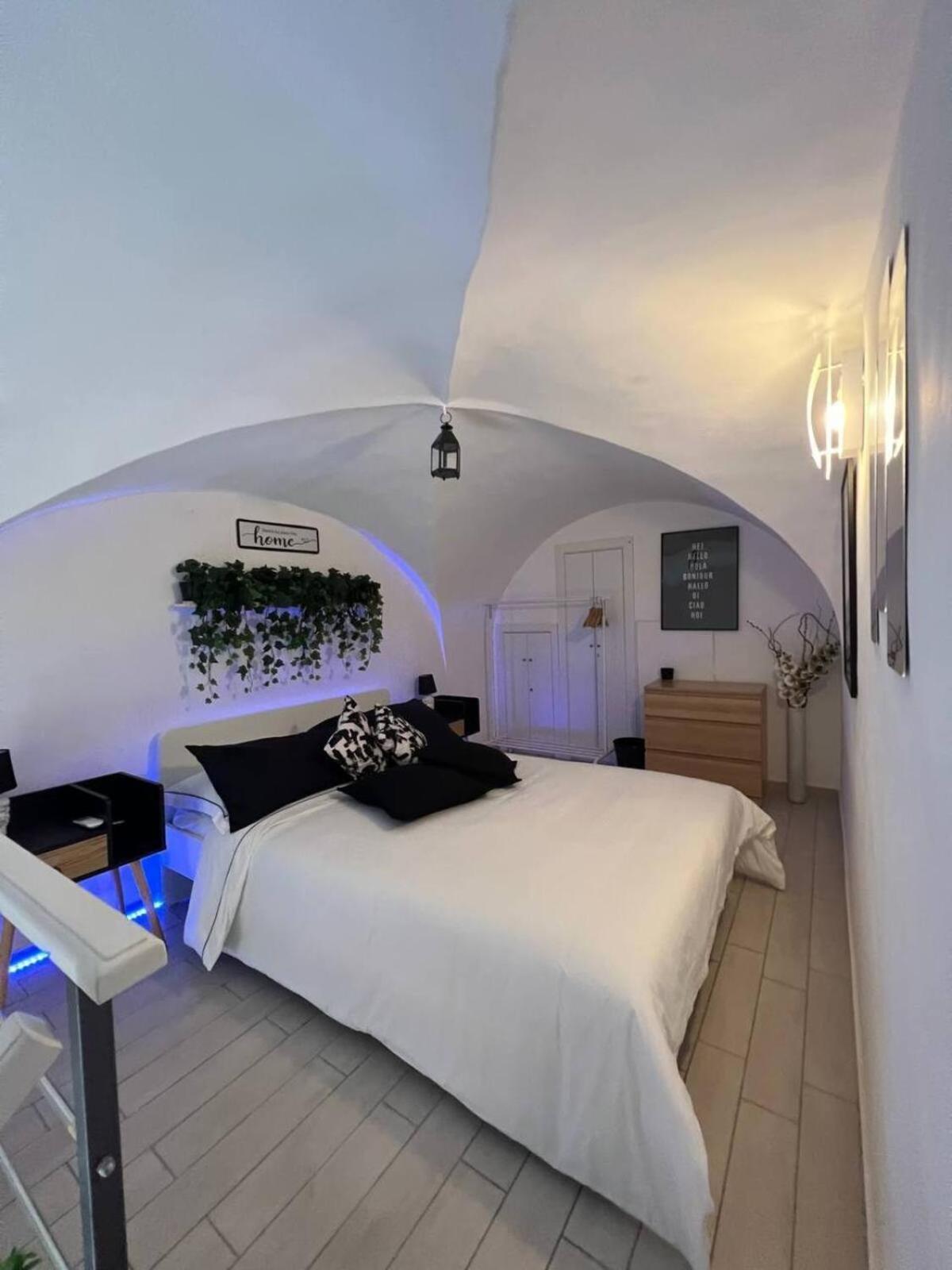 Borgo Santa Caterina - Fiera "Ventotto Holiday Home" Катания Экстерьер фото