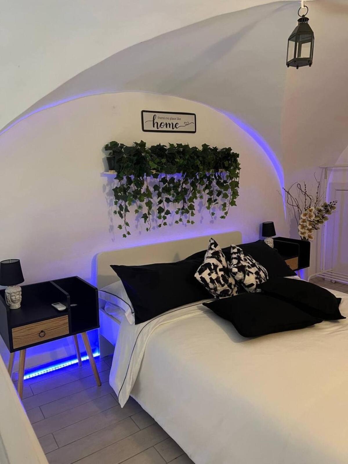 Borgo Santa Caterina - Fiera "Ventotto Holiday Home" Катания Экстерьер фото